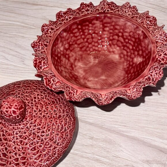 Vintage Dark Pink Bowl with Lid McNees M-1228 Mold Crochet textured Ceramic READ - Picture 3 of 8